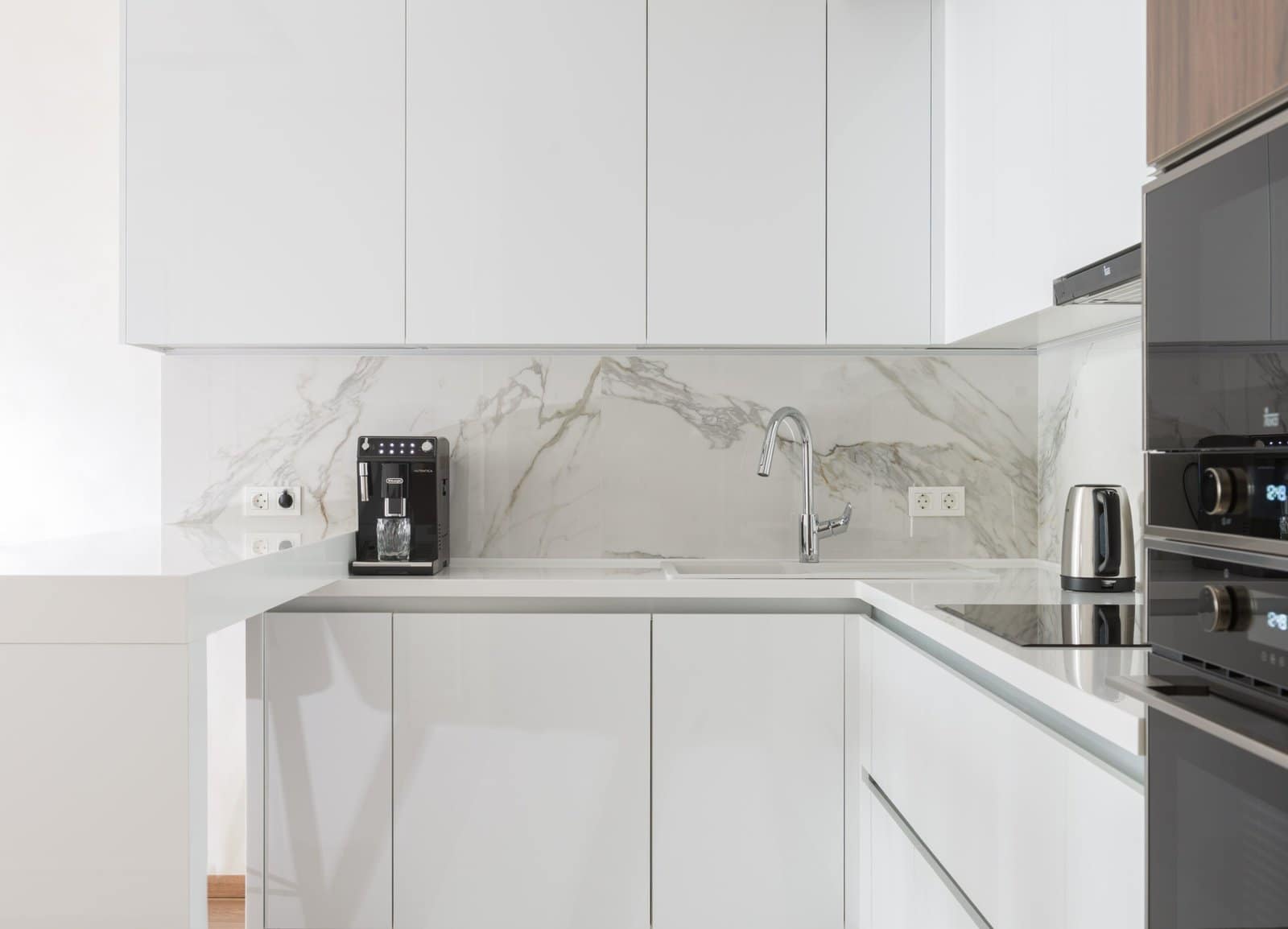 Specifying solid surfaces